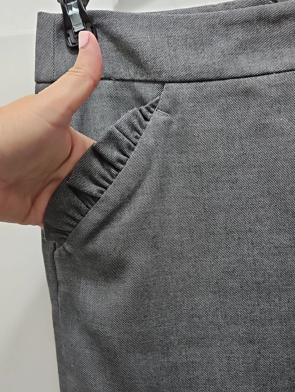 LOFT Gray Pencil Skirt with Ruffle-Trim Pockets